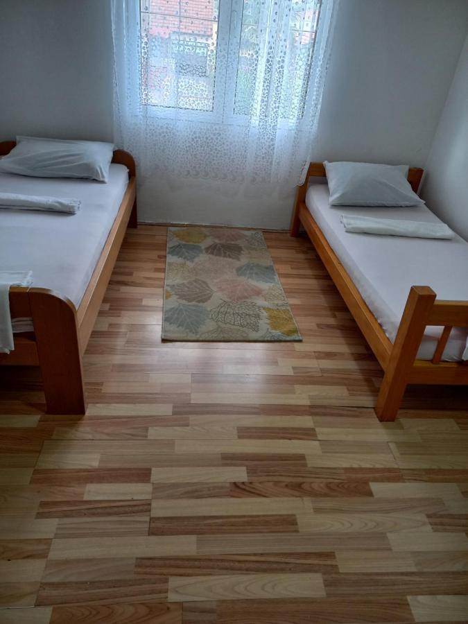 Traveler'S Rest - Near Podgorica Airport Hostel Mitrovici  Exterior photo