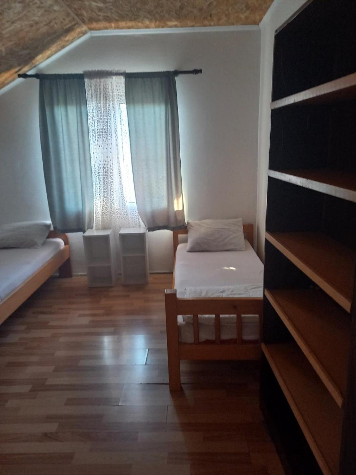 Traveler'S Rest - Near Podgorica Airport Hostel Mitrovici  Exterior photo